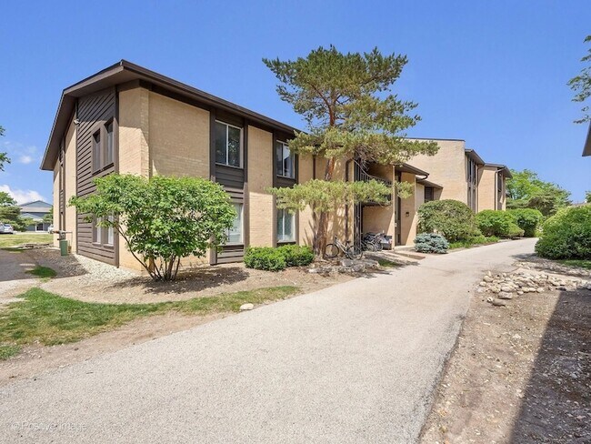 Building Photo - 6176 Knoll Ln Ct