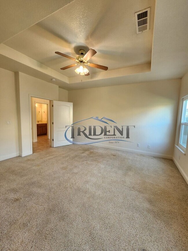 Building Photo - 4 bedroom 2 bath locaded in a cultisac