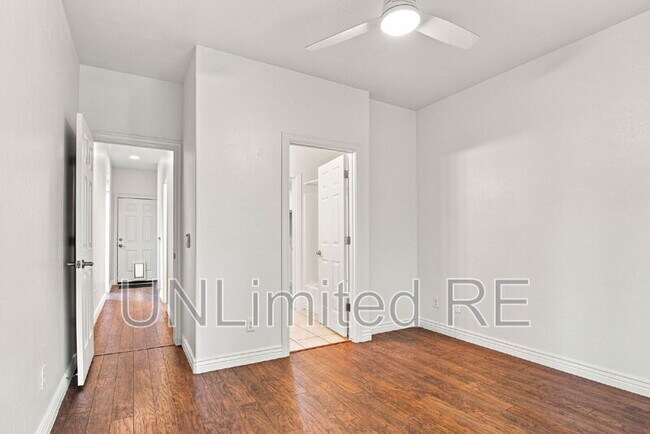 Building Photo - 3272 S Litzler Dr