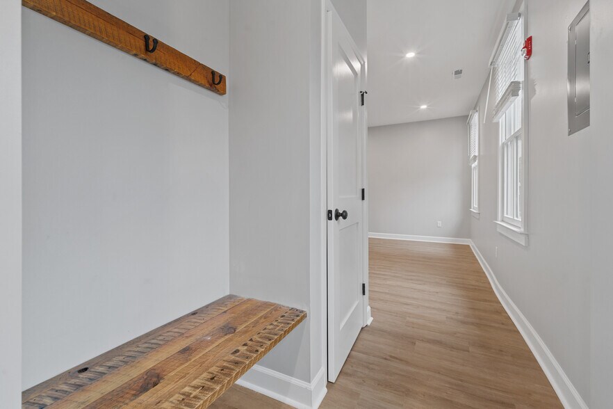 Entryway - 202 High St