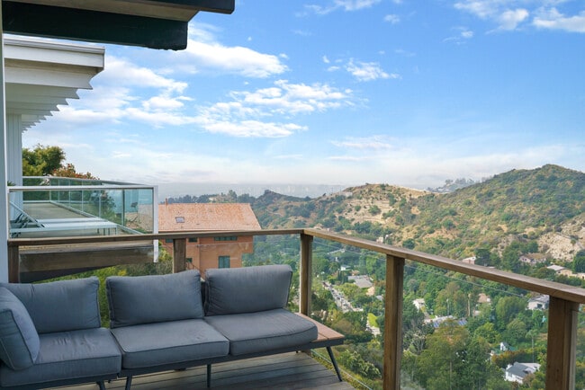 Building Photo - 2235 Gloaming Way