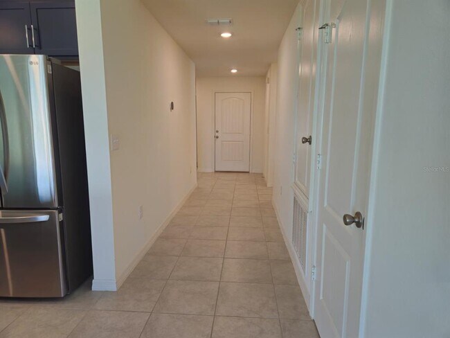 Building Photo - 2058 Ficus St