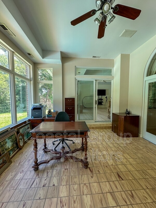 Building Photo - 1661 Spring House Trail