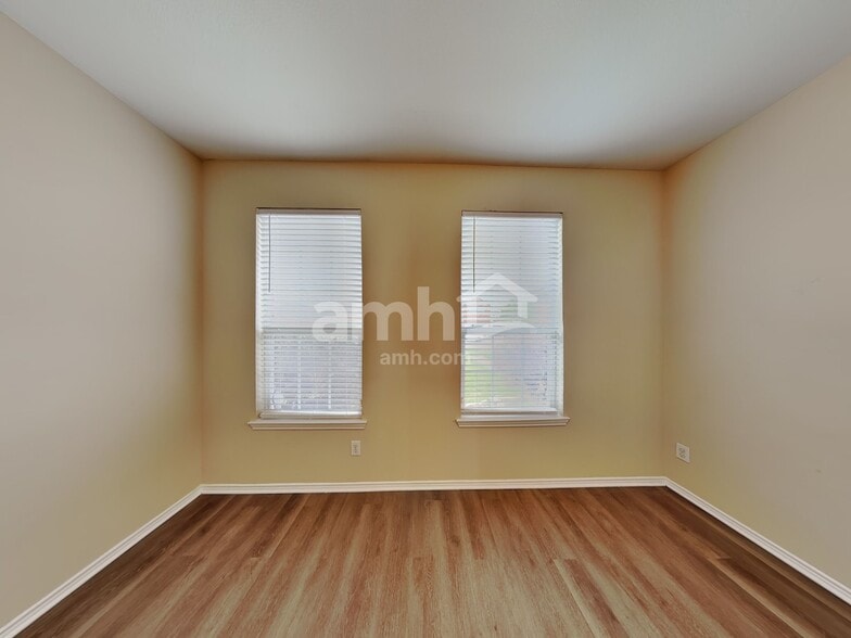 Building Photo - 1941 Wild Horse Way