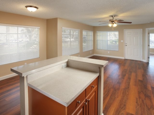 Living Room - Twin Lakes