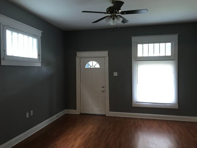 Building Photo - Sherman 57-59