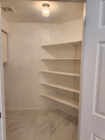 Building Photo - 5502 Red Pine Dr