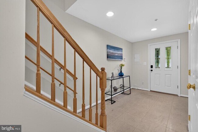 Building Photo - 122 Sanborn Pl