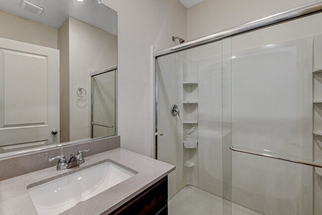 Building Photo - AMAZING 2 Story, 5 Bedroom Home in Gated community!