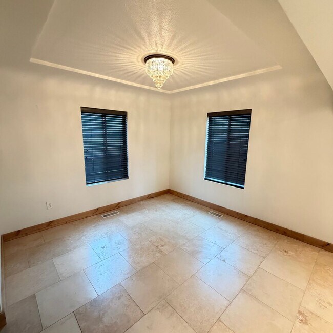 Building Photo - 3025 E 15th Ave