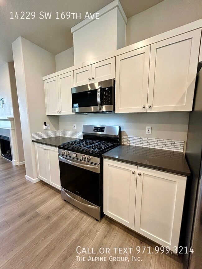 Building Photo - 14229 SW 169th Ave