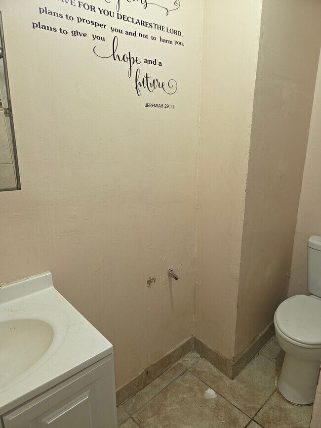 Building Photo - 91 S Munn Ave