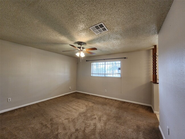 Building Photo - 9607 Hanford St