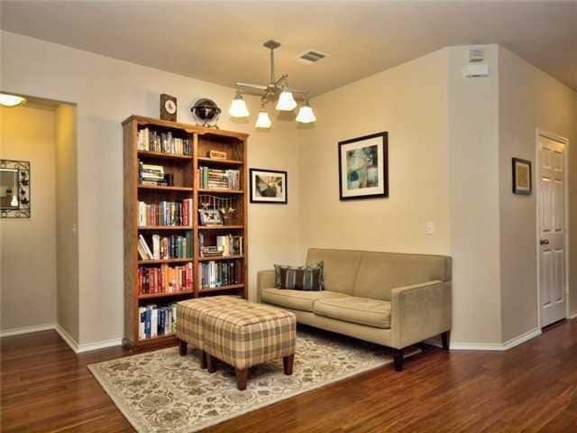 Building Photo - 533 Golden Creek Dr