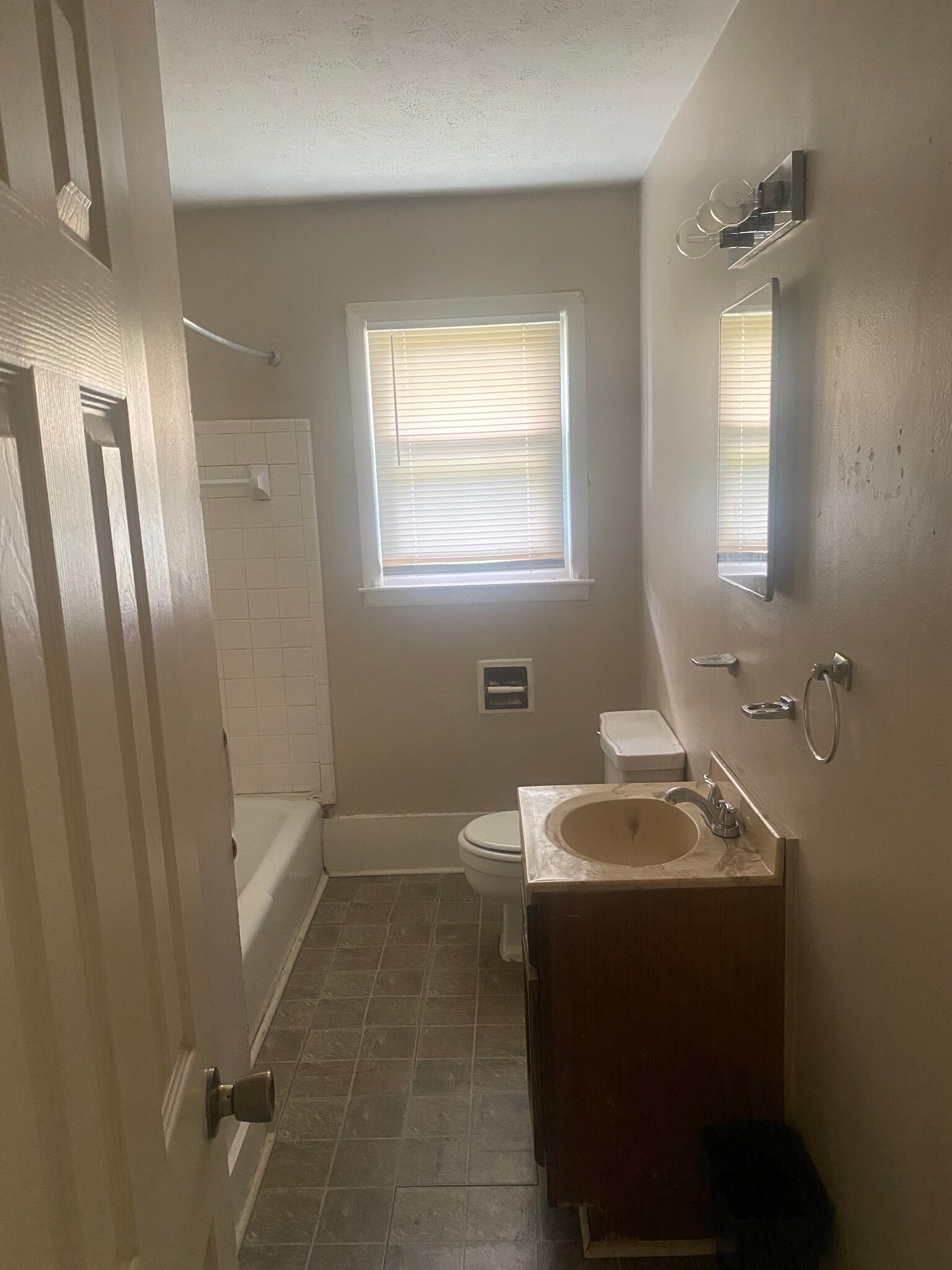 Building Photo - 6165 Timberland Dr