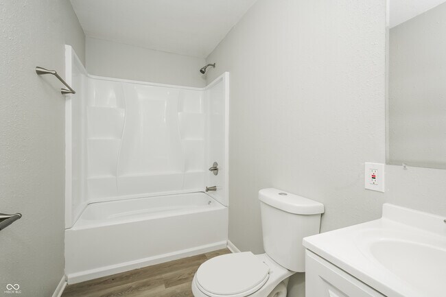 Building Photo - 3730 Erin Dr