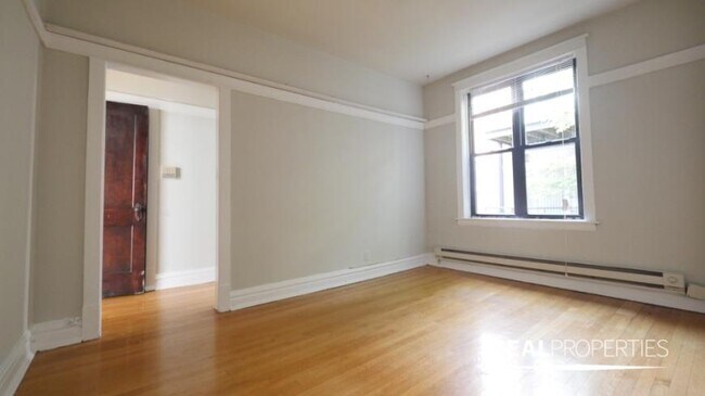 Building Photo - 0 bedroom in CHICAGO IL 60657