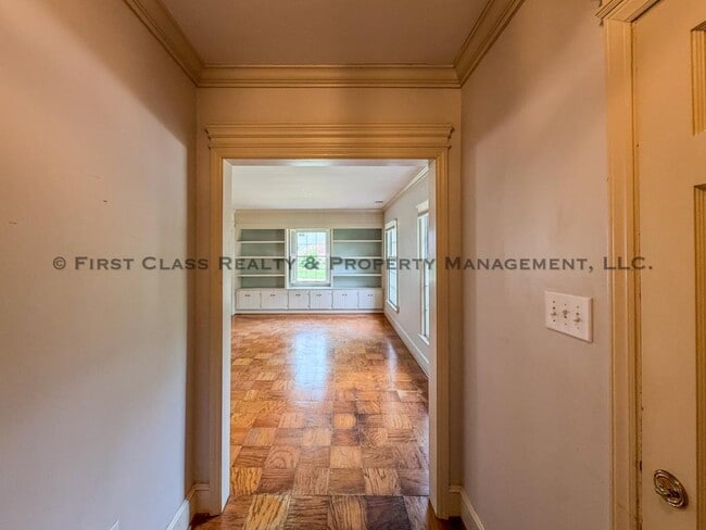 Building Photo - 500 Ashworth Rd