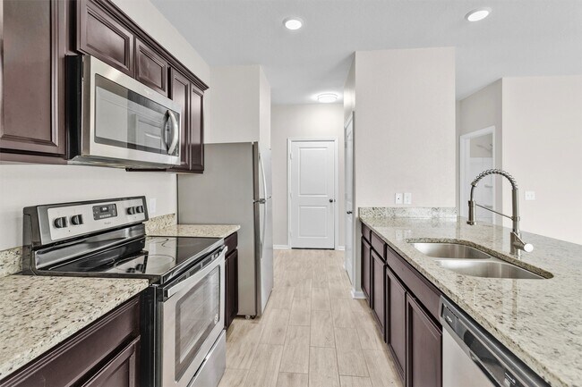 Building Photo - 1028 White Birch Ln