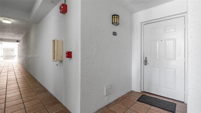 Building Photo - 3245 NE 184th St