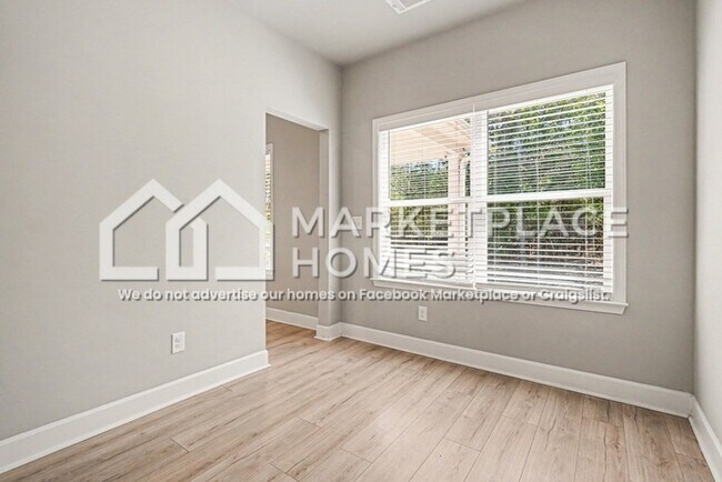 Building Photo - 110 Hawthorn Ln