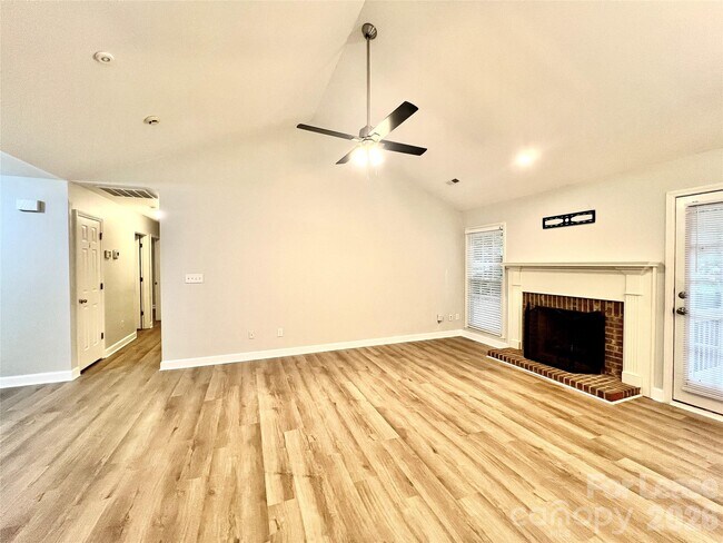 Building Photo - 4409 Stonefield Dr