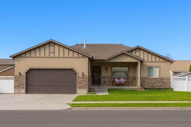 Building Photo - 1676 S 500 W St