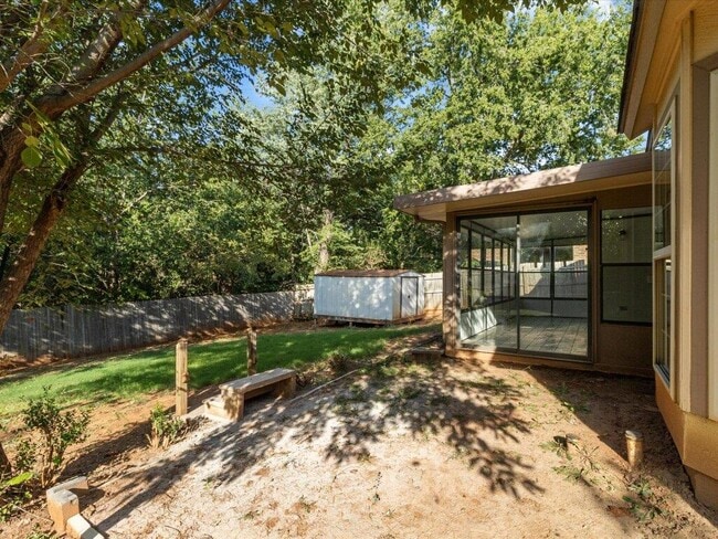 Building Photo - 2117 Foxfire Rd