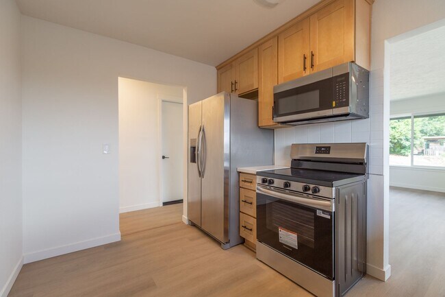 Building Photo - Crowne Pointe Apartment Homes