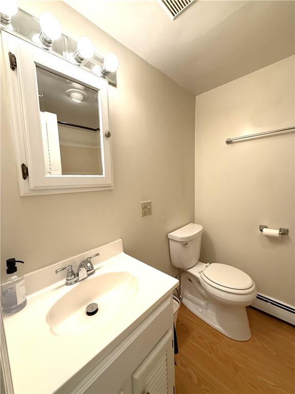 Building Photo - 449 Wolcott Ave