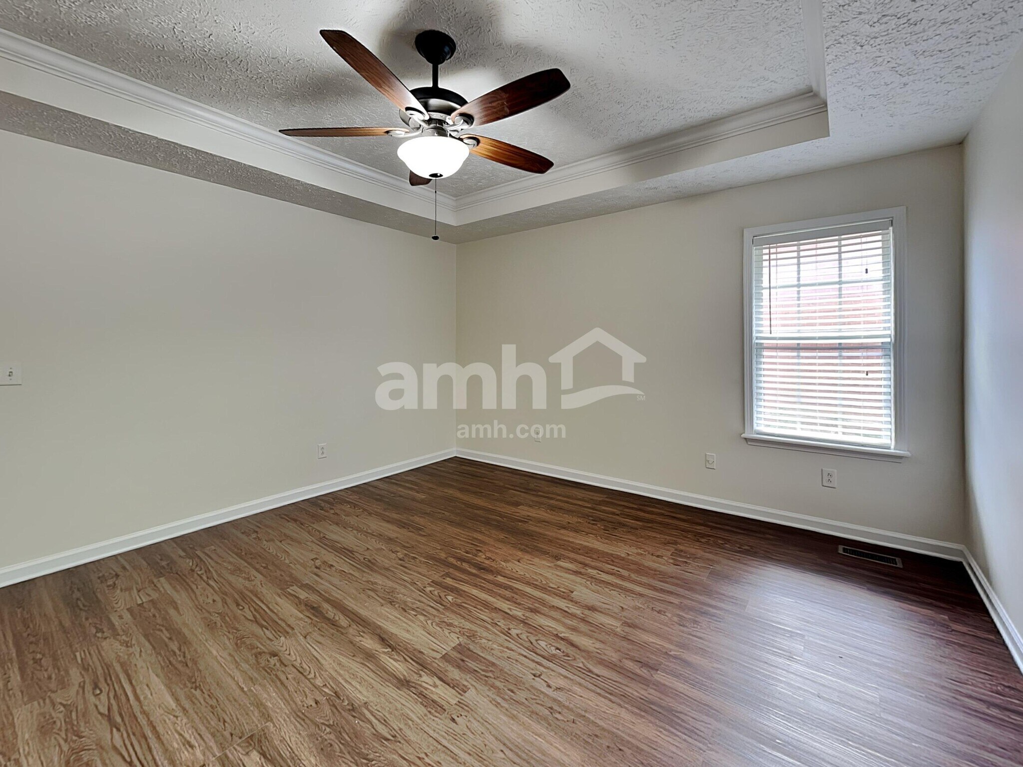 Building Photo - 643 Glenties Dr