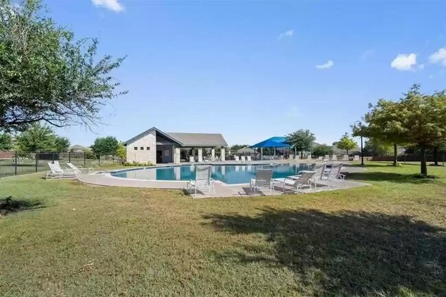 Building Photo - 127 Lone Tree Hollow