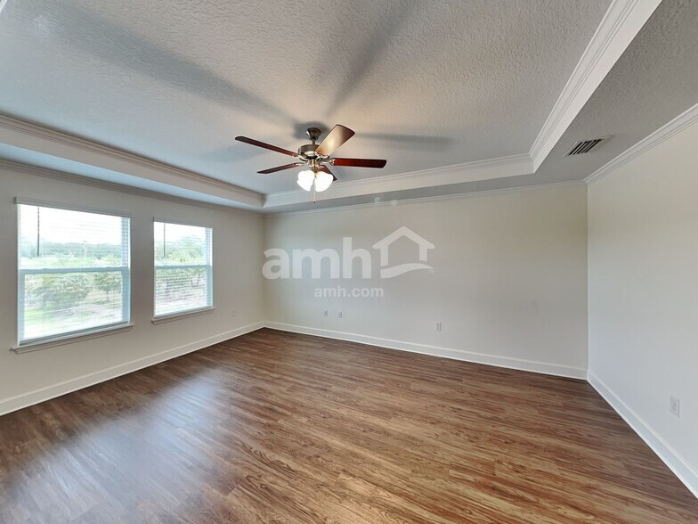 Building Photo - 315 Pine Terrace Dr