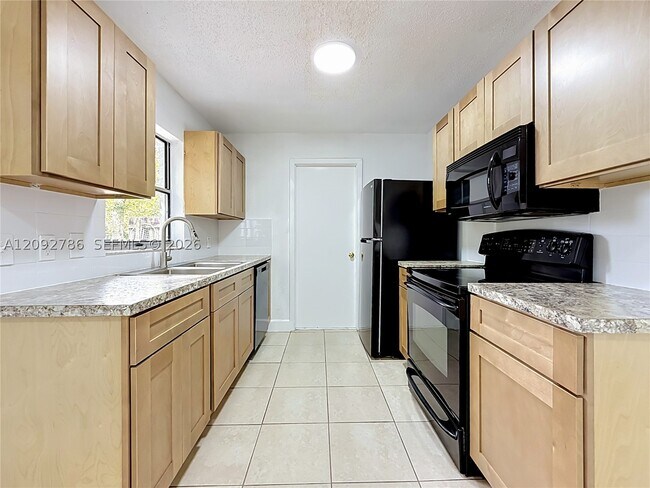 Building Photo - 4362-4364 Azora Rd
