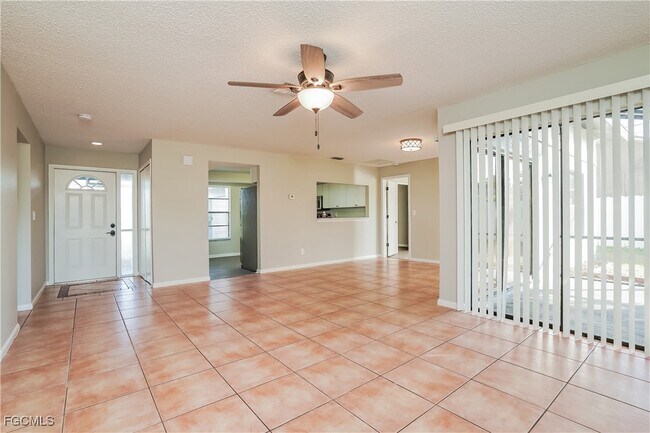 Building Photo - 220 SE 27th Terrace