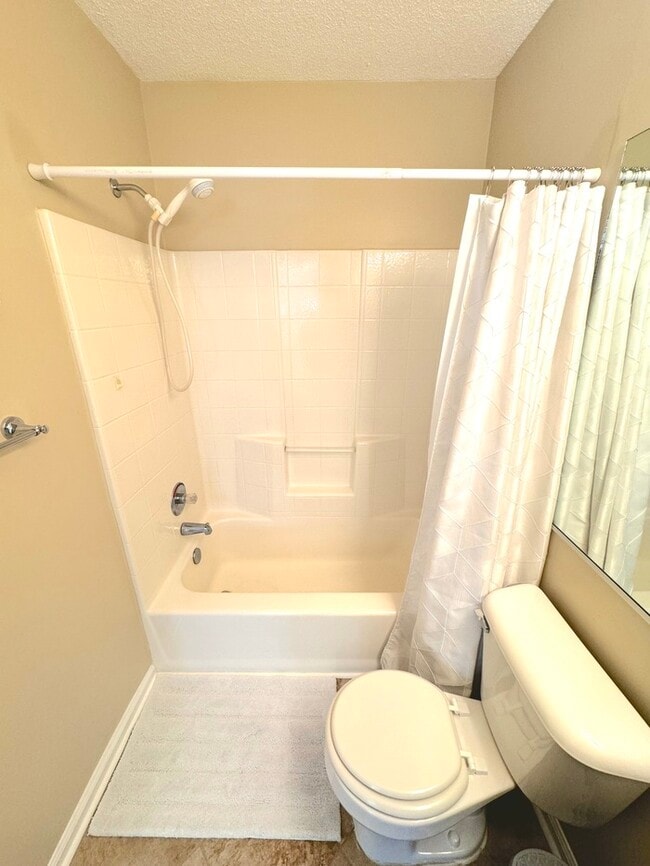 Building Photo - 3 BEDROOM CONDO FOR RENT IN CHESAPEAKE - A...