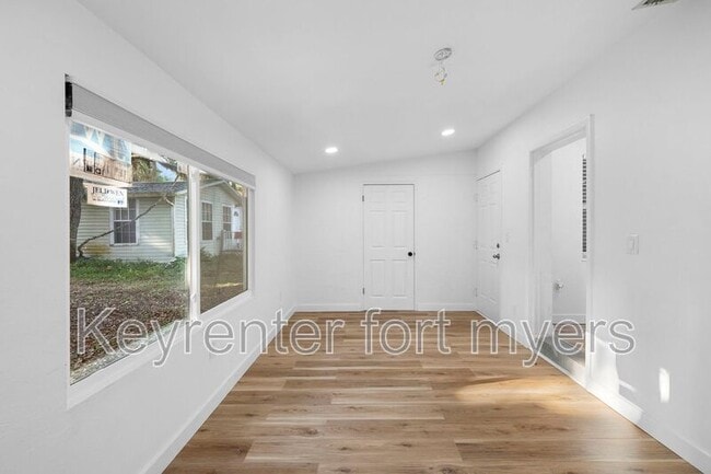 Building Photo - 236 Delray Ave