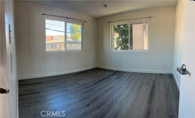 Building Photo - 1758 N Kingsley Dr