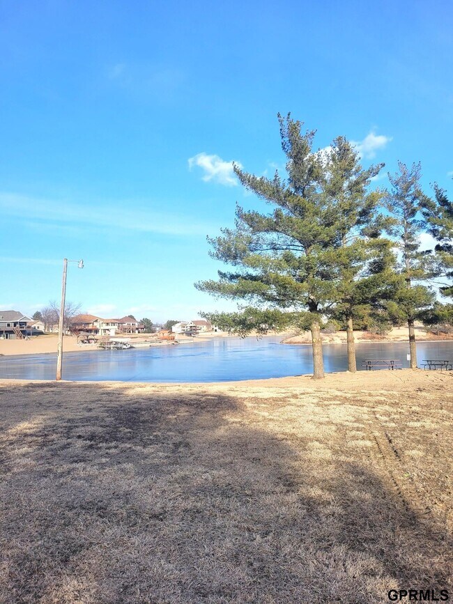 Building Photo - 1055 Platteview Dr