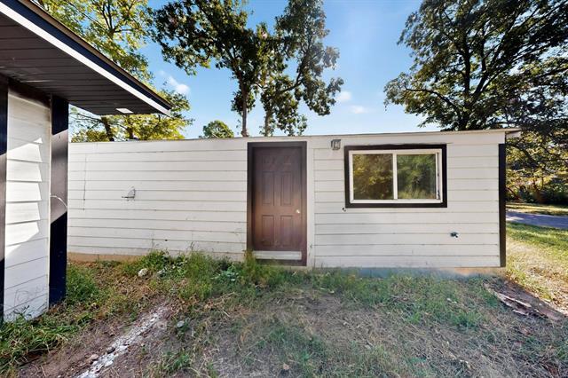 Building Photo - 631 Baker St