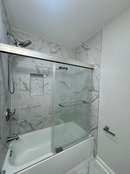 Building Photo - 209 Forest Ln