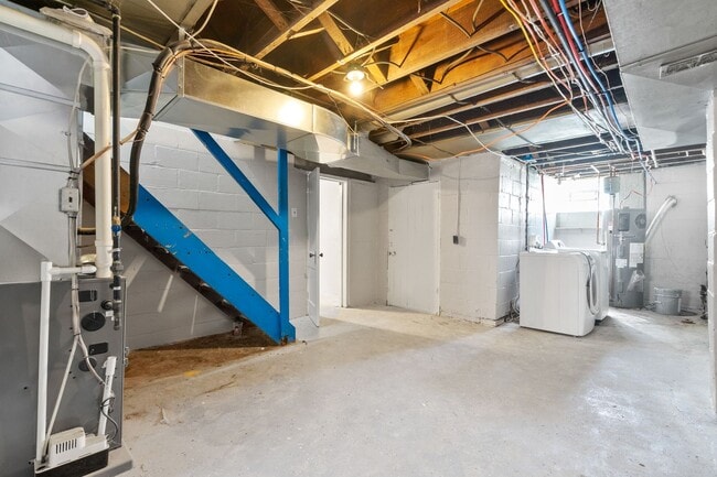 Building Photo - Entirely Renovated 3 bed, 1 bath in Overbrook- Brand New Kitchen and Bathroom!!