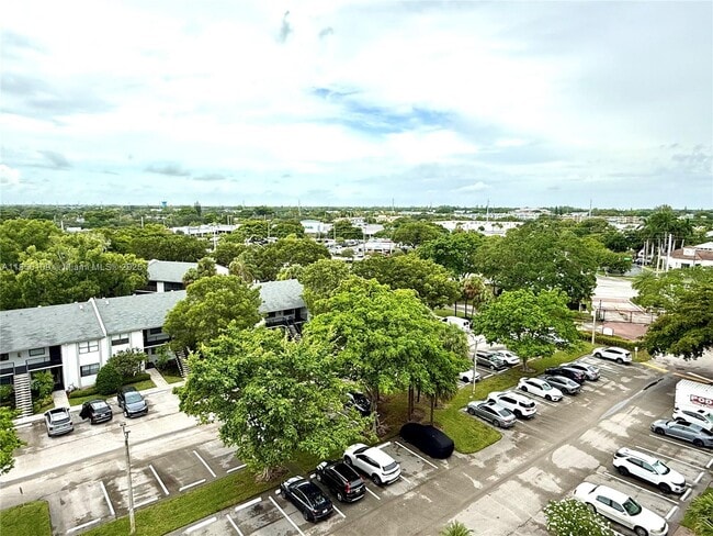 Building Photo - 1266 S Military Trail