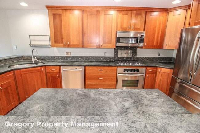 Building Photo - 11342 NE 67th St