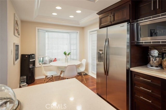 Building Photo - 25 Birdsong