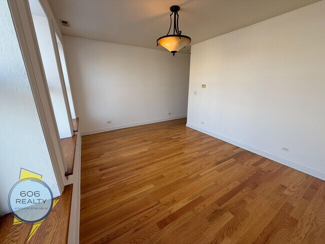 Building Photo - Belmont Cragin! 5201-5221 W Belmont Ave - 3148-3152 N Laramie Ave