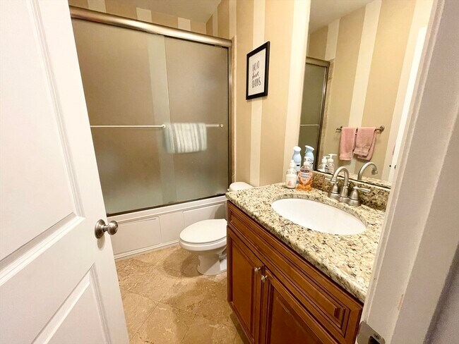 Building Photo - 27-29-29 Telegraph St