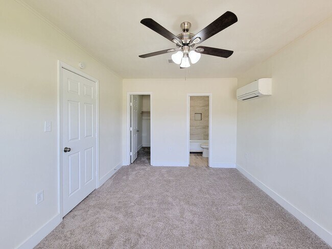 Building Photo - BEAUTIFUL REMODELED 4 BEDROOM 2 BATH HOME IN LAKE JACKSON, TEXAS