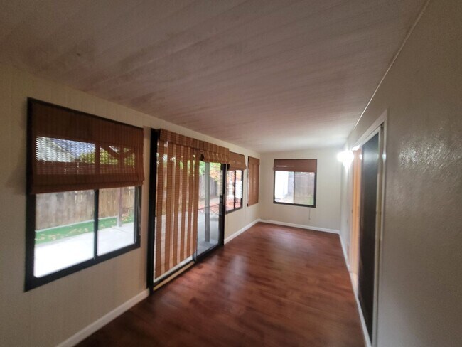 Building Photo - Beautiful home with wood floors