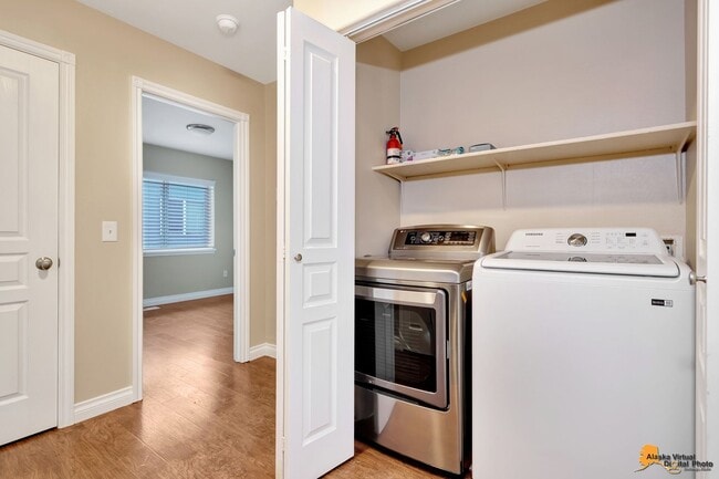 Building Photo - Campbell Four Bedroom Home with Garage